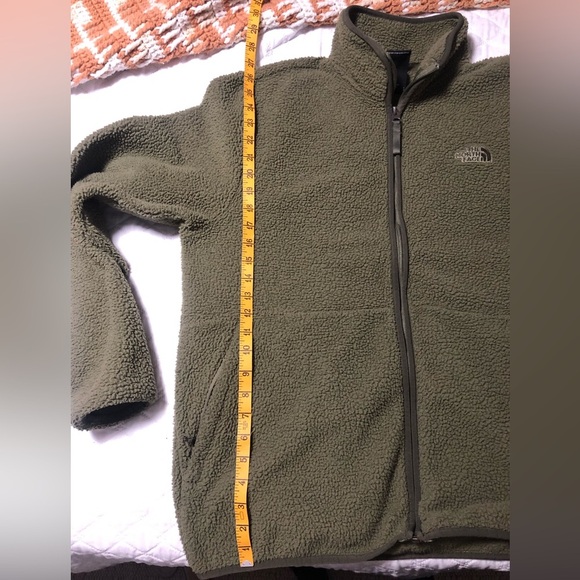 The North Face Olive Green Fleece/Sherpa Men’s Jacket - Picture 10 of 12